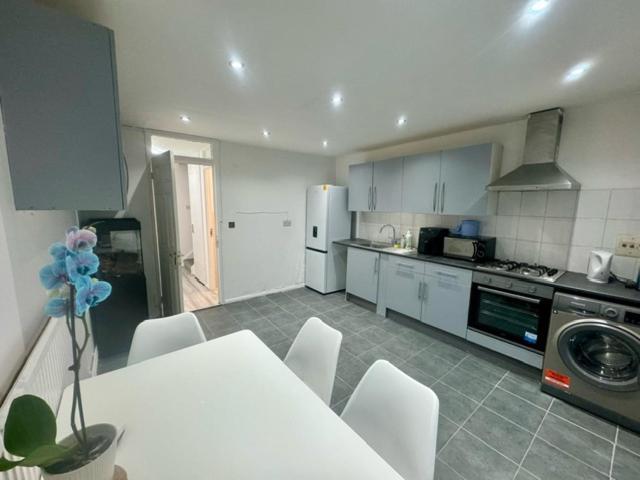 Tottenham Velvet Suites London Eksteriør billede